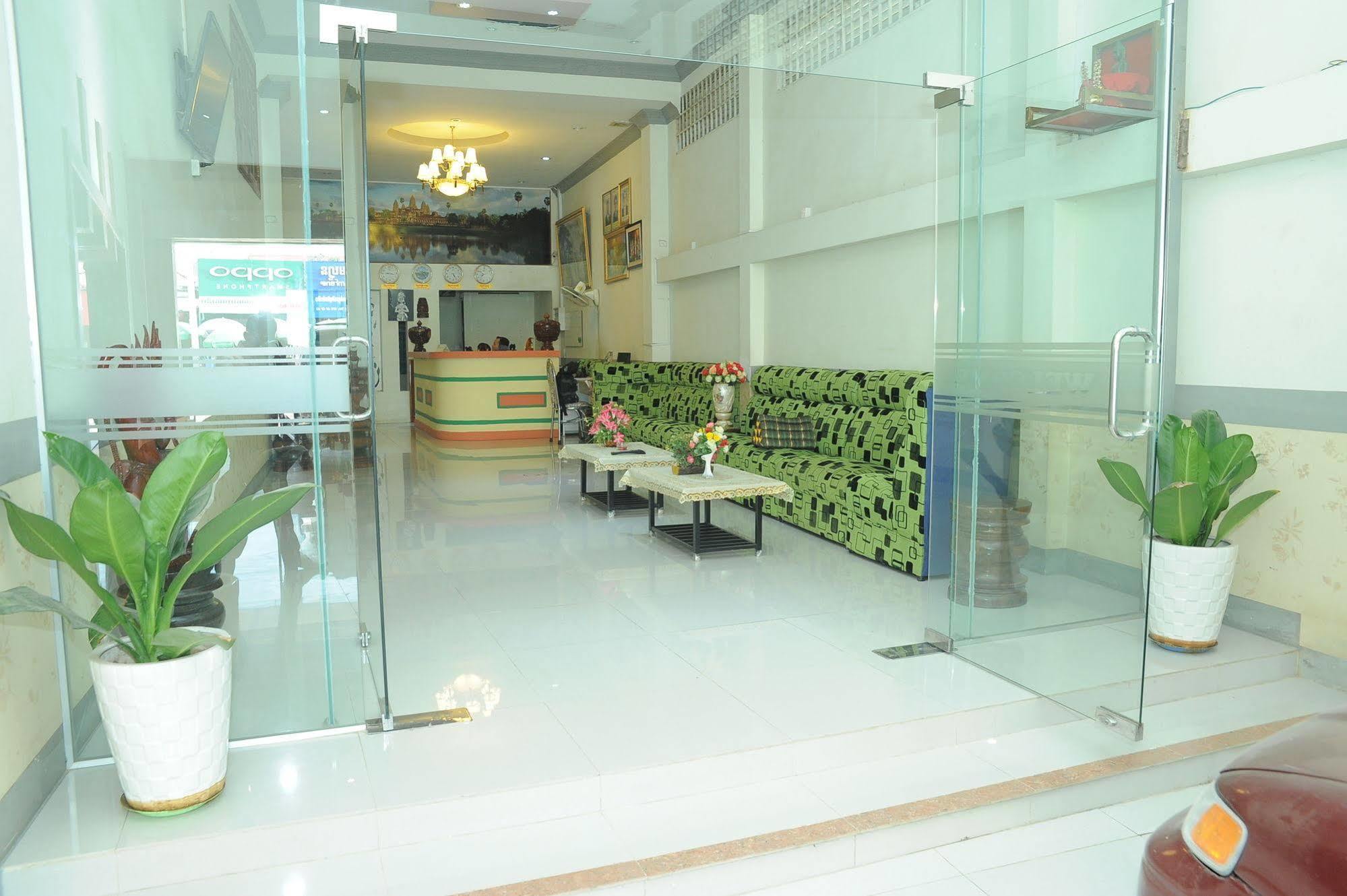 Lux Star Town Hotel Phnom Penh Eksteriør bilde